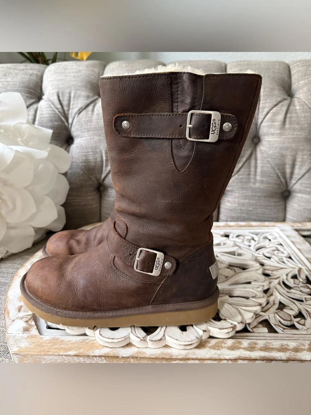 UGG Kids Chestnut Brown Leather Shearling-Trim Buckle Boots women’s 9
